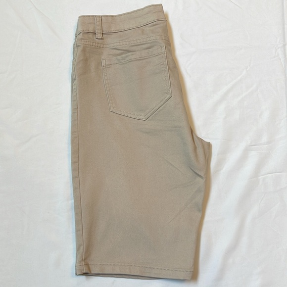 Juniors Nautical School Uniform Khaki Shorts Size 5 - Picture 3 of 3